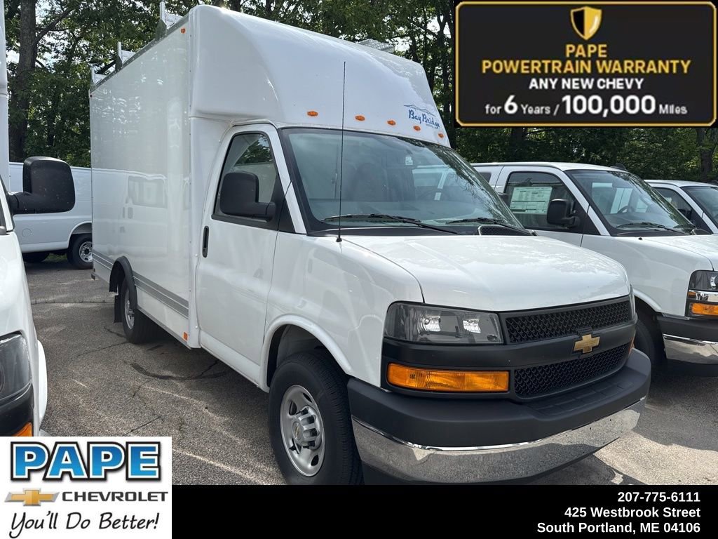 2025 Chevrolet Express Cutaway Base's photo