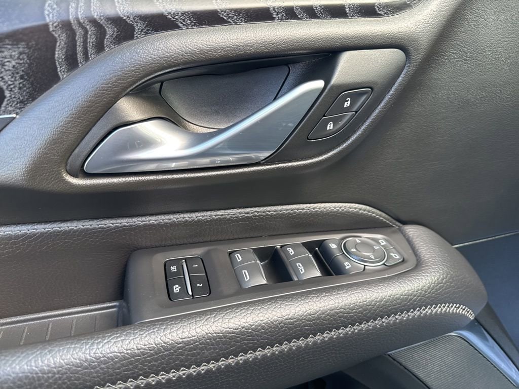 2024 GMC Yukon XL Denali - Photo 17