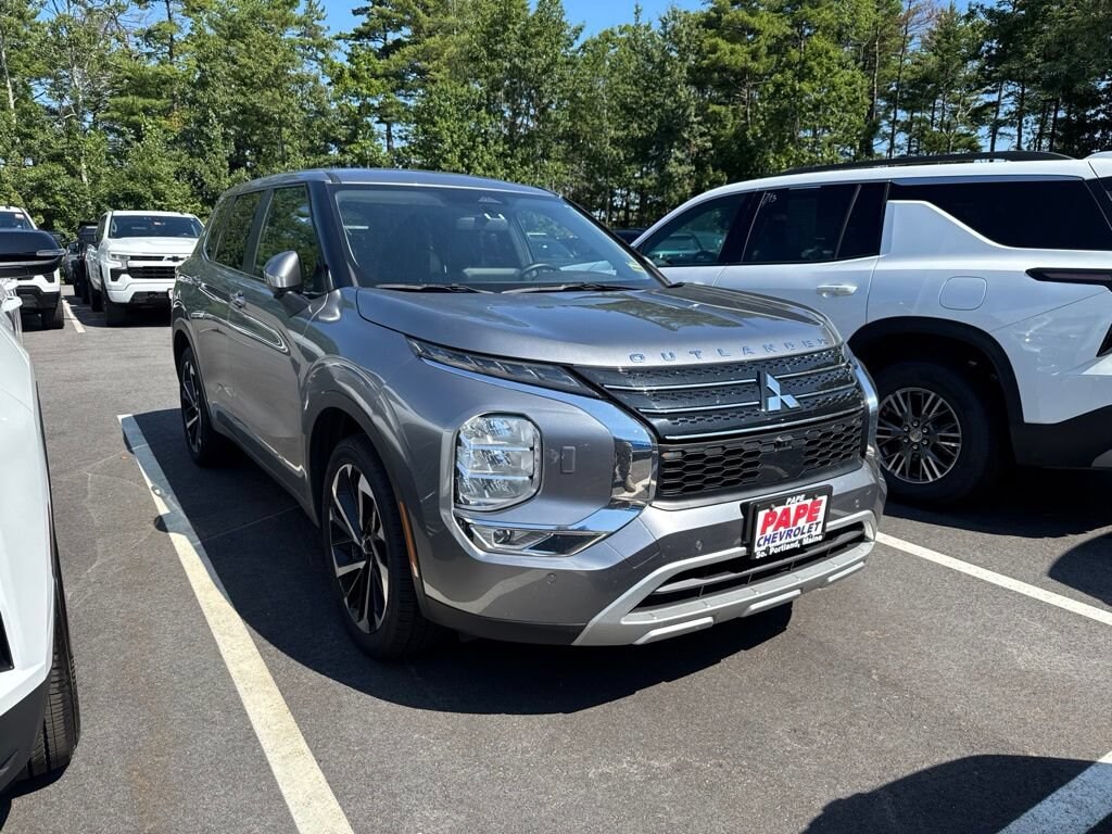Used 2023 Mitsubishi Outlander SE