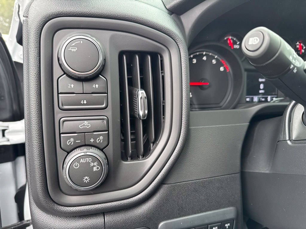 2026 Chevrolet Silverado 2500 HD Custom - Photo 25