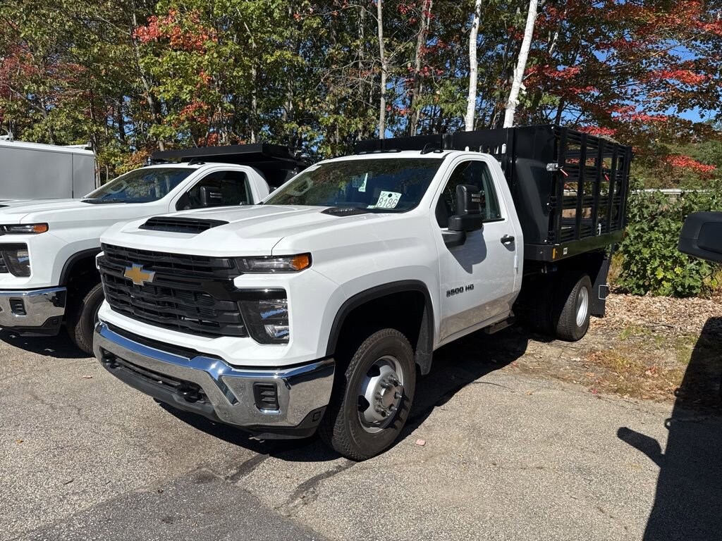2025 Chevrolet Silverado 3500HD Work Truck photo 2