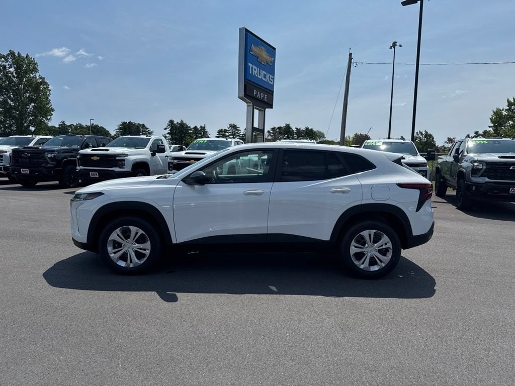 2026 Chevrolet Trax LS - Photo 9