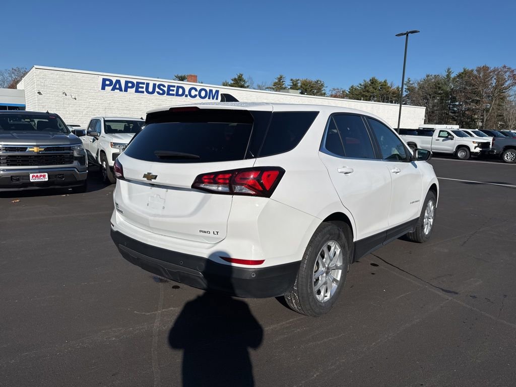 2024 Chevrolet Equinox LT photo 3