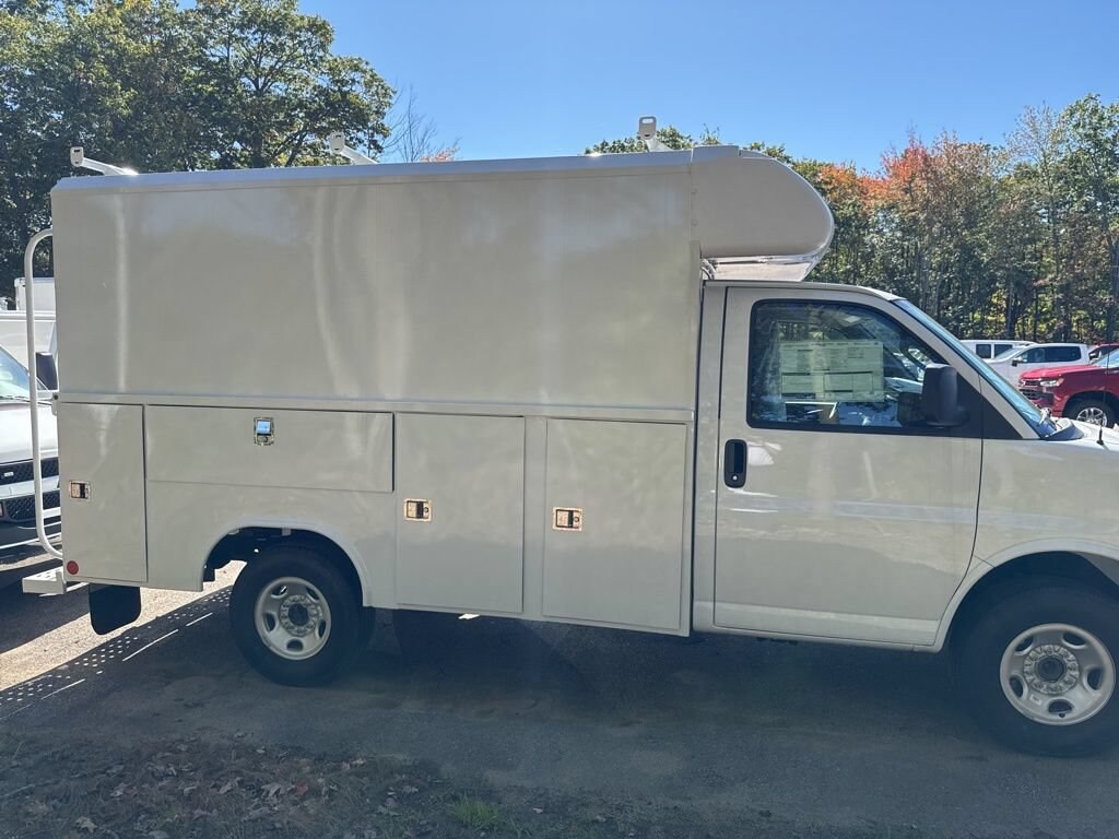 New 2025 Chevrolet Express Cutaway 3500 1WT Cutaway Van