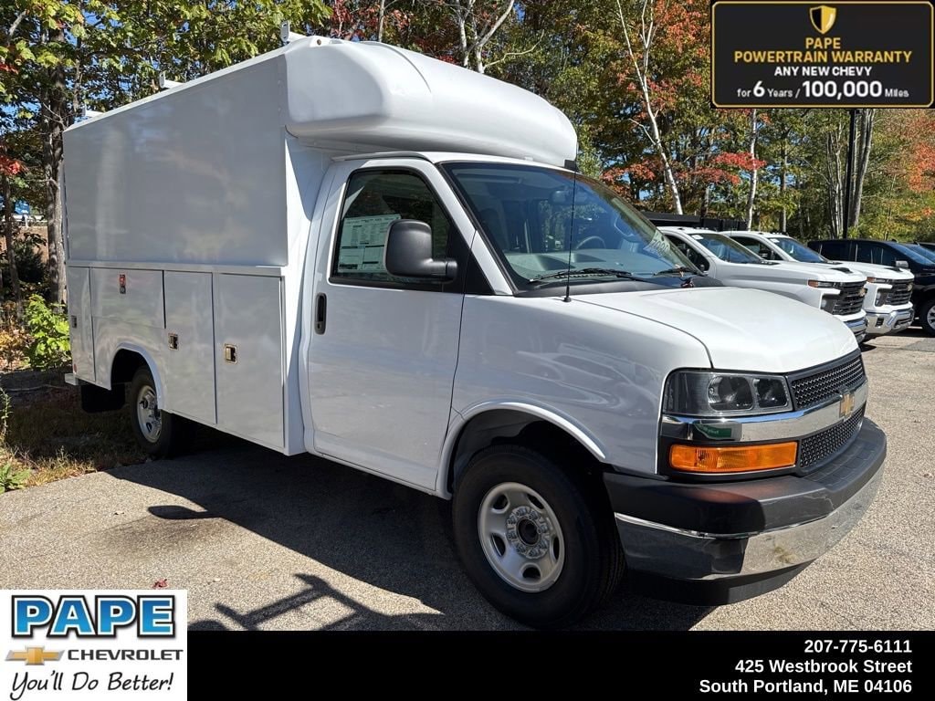 2025 Chevrolet Express 3500 139" WB's photo