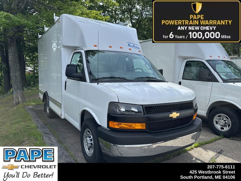 2025 Chevrolet Express Cutaway Base's photo