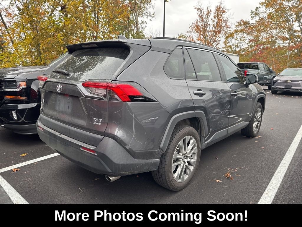 2022 Toyota RAV4 XLE Premium photo 2