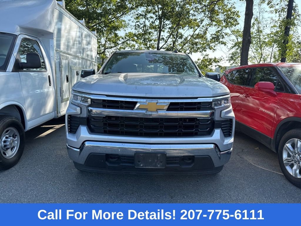 2022 Chevrolet Silverado 1500 LT photo 3