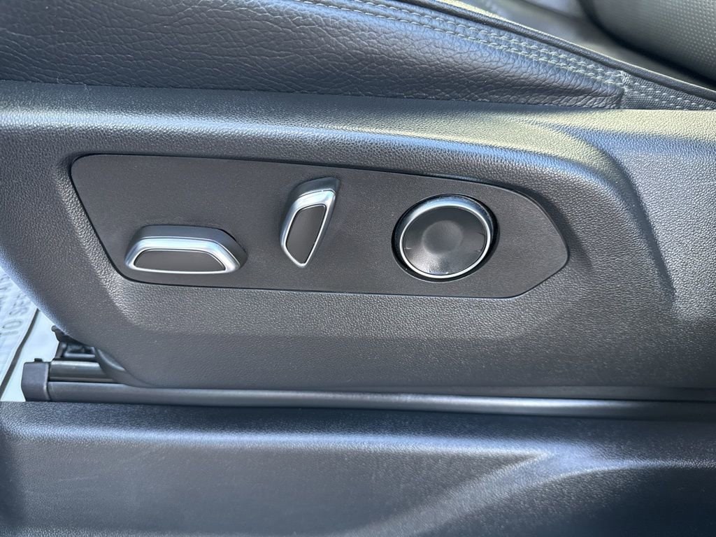 2024 GMC Yukon XL Denali - Photo 19