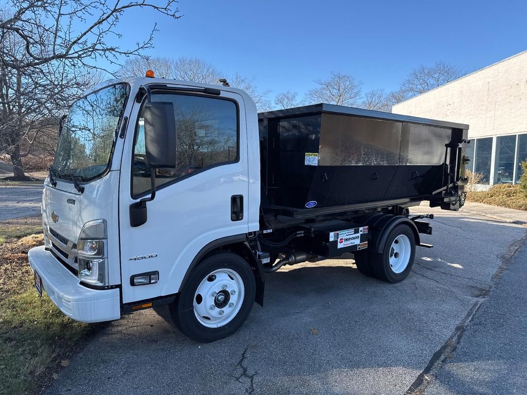 2024 Chevrolet Silverado 4500HD photo 2