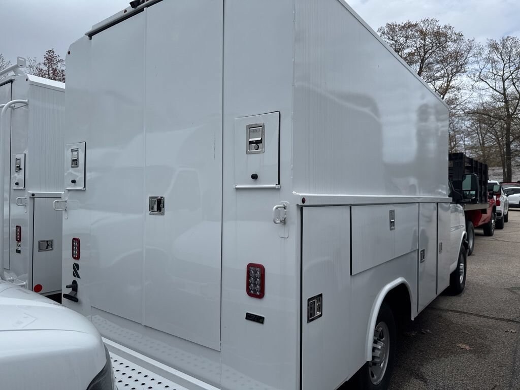 New 2025 Chevrolet Express Cutaway 3500 1WT Cutaway Van
