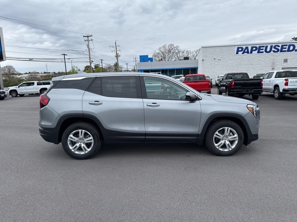 Used 2024 GMC Terrain SLE SUV