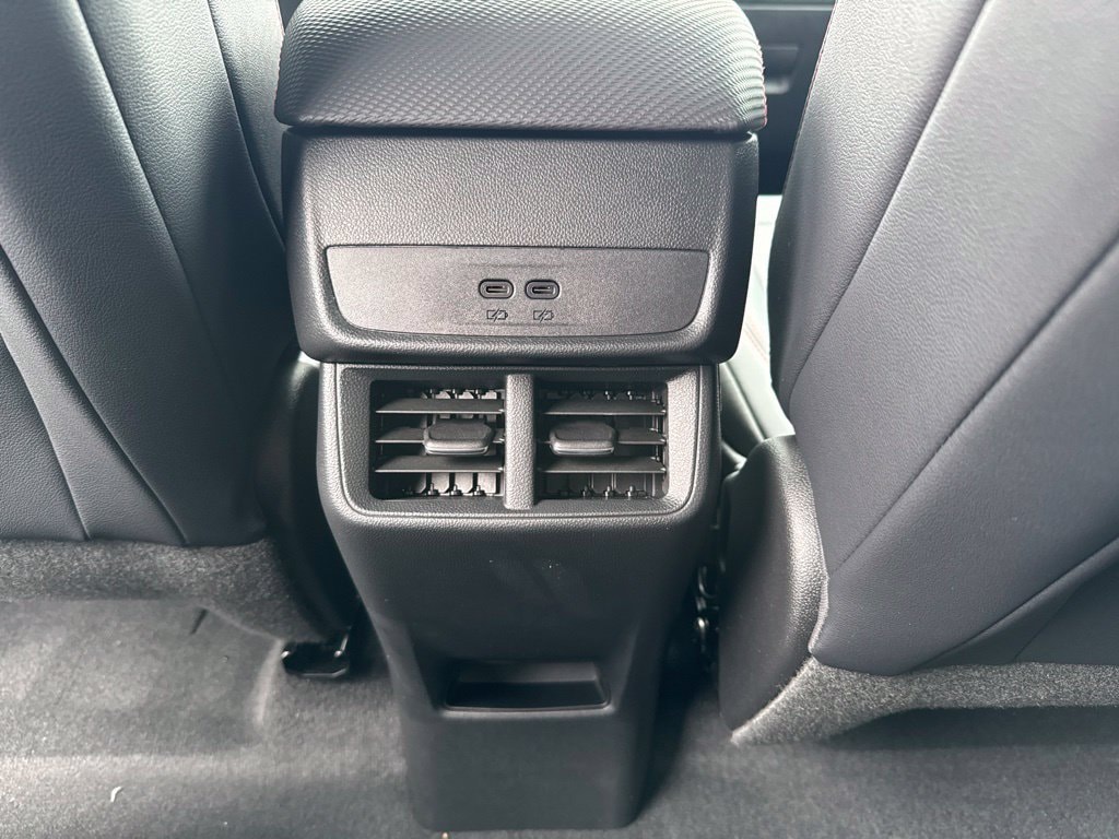 2027 Chevrolet Equinox RS - Photo 21