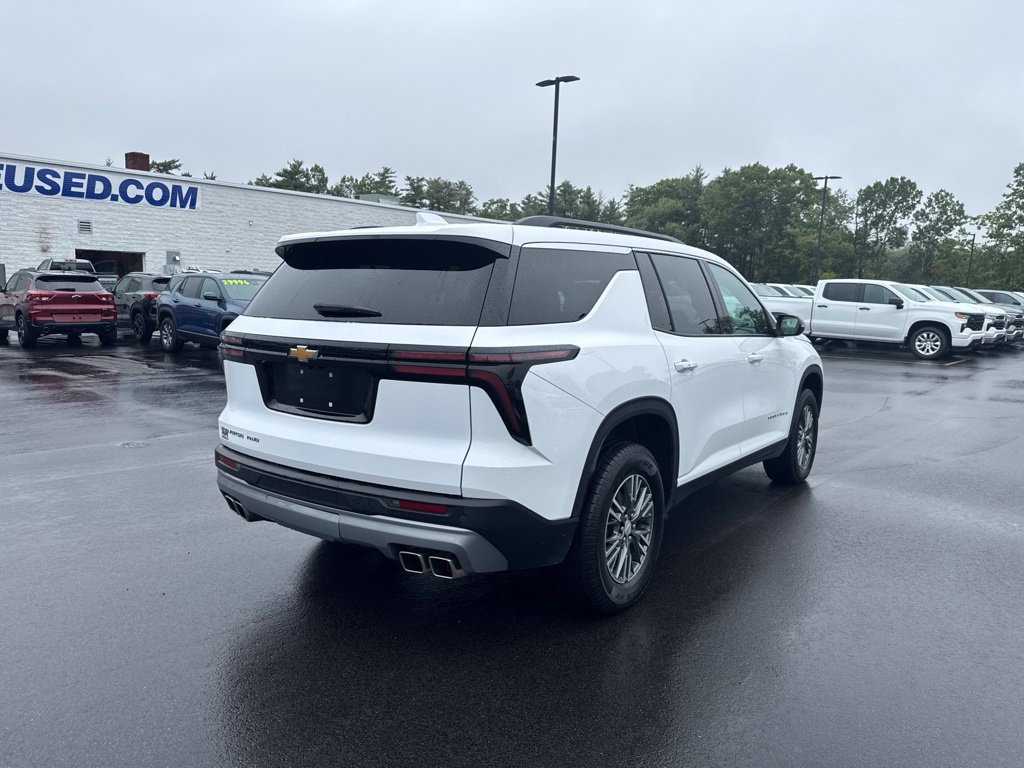 Used 2025 Chevrolet Traverse LT SUV