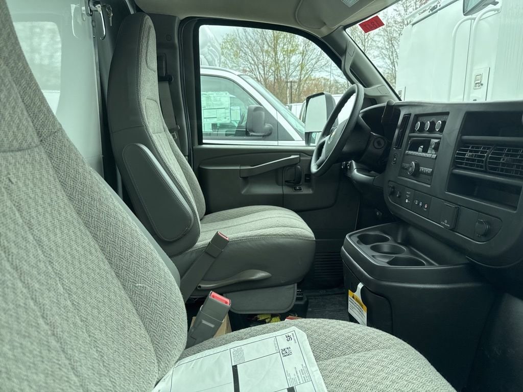 New 2024 Chevrolet Express Cutaway 3500 1WT Cutaway Van