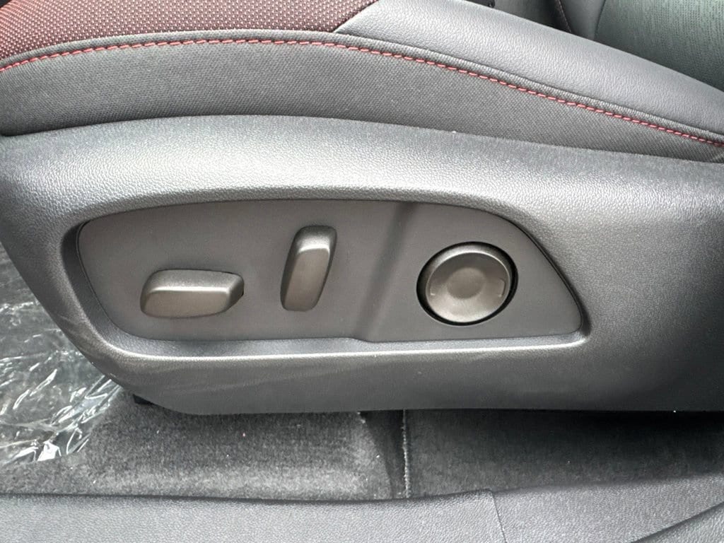 2027 Chevrolet Equinox RS - Photo 17