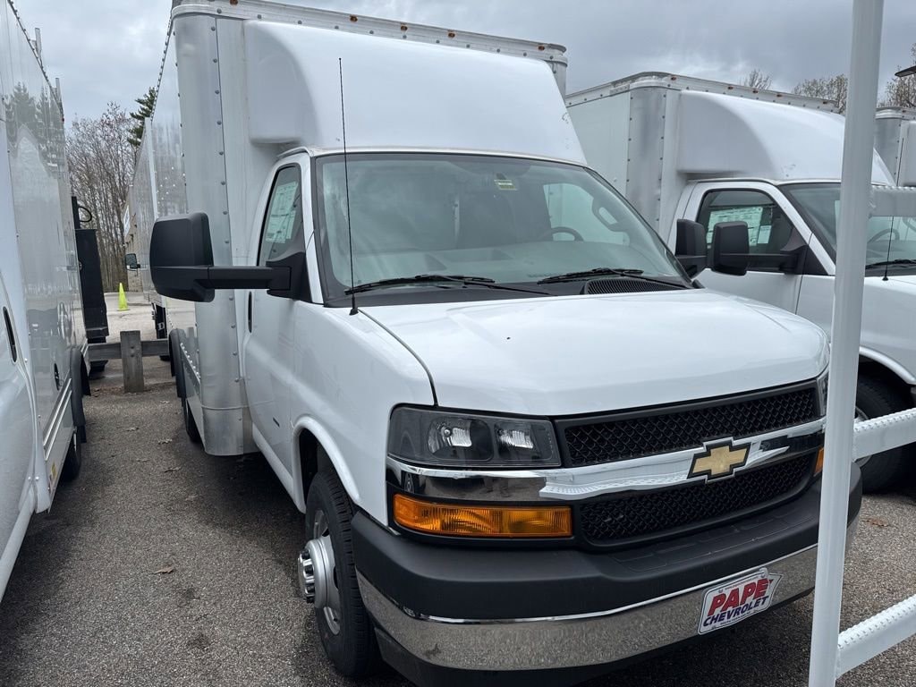 New 2024 Chevrolet Express Cutaway 3500 1WT Cutaway Van