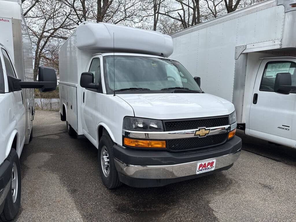 New 2025 Chevrolet Express Cutaway 3500 1WT Cutaway Van