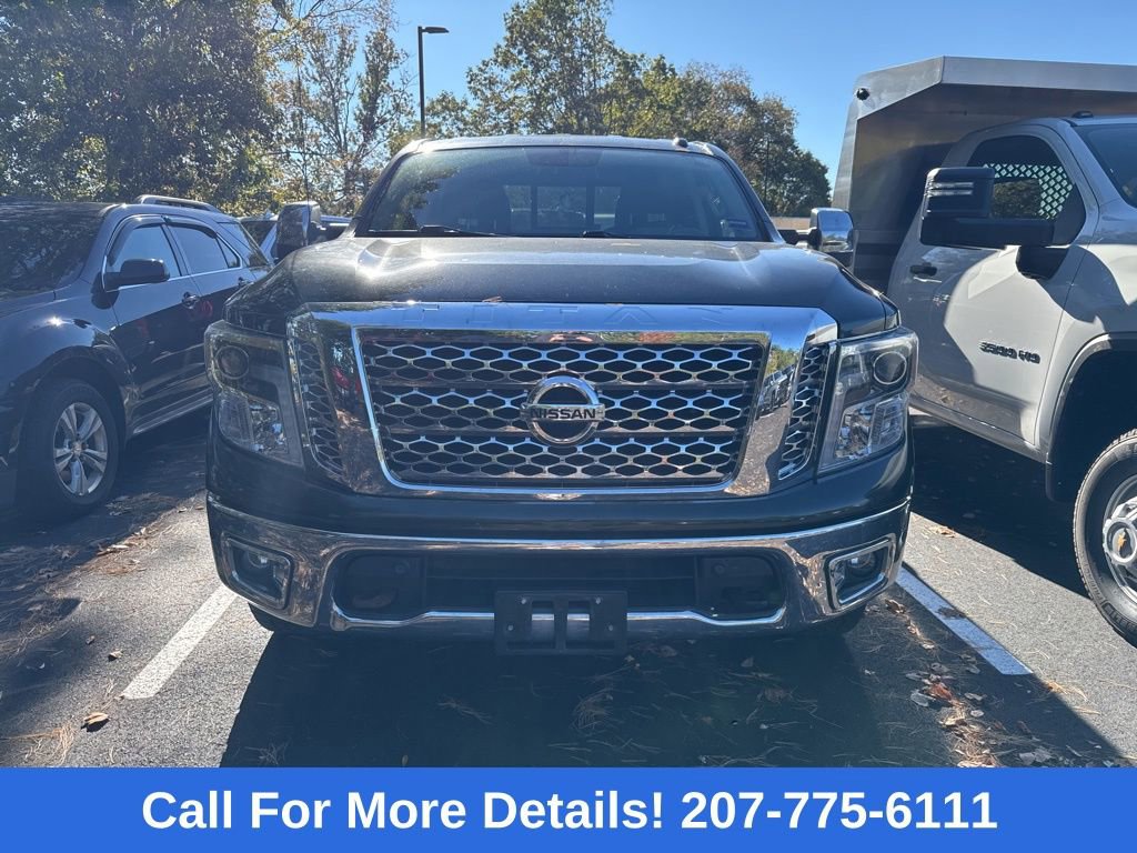 2019 Nissan Titan SL photo 3