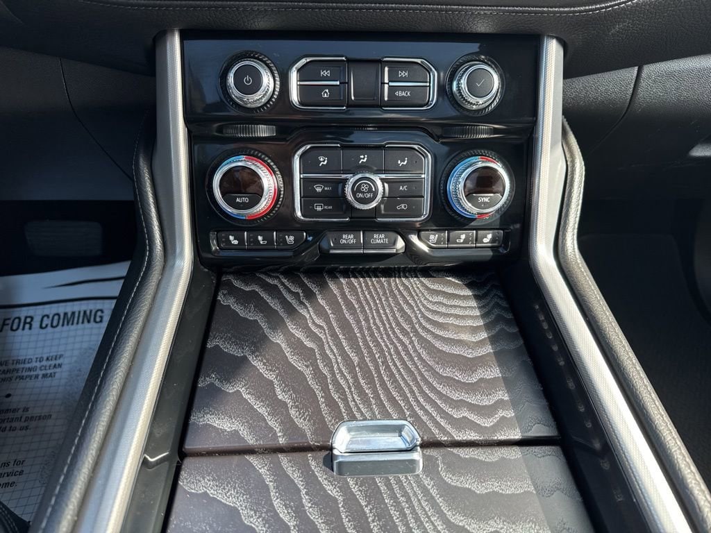 2024 GMC Yukon XL Denali - Photo 29