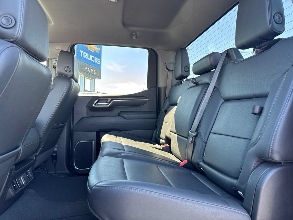 2025 GMC Sierra 1500 SLT - Photo 15