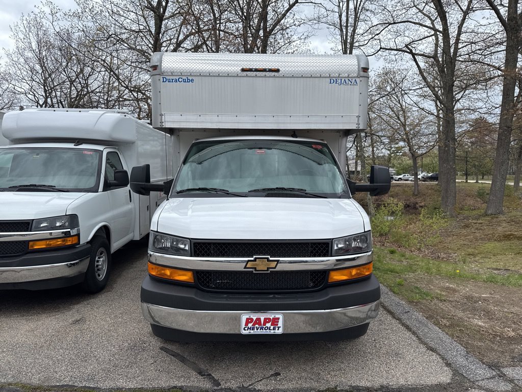 New 2026 Chevrolet Express Cutaway 4500 2WT Cutaway Van