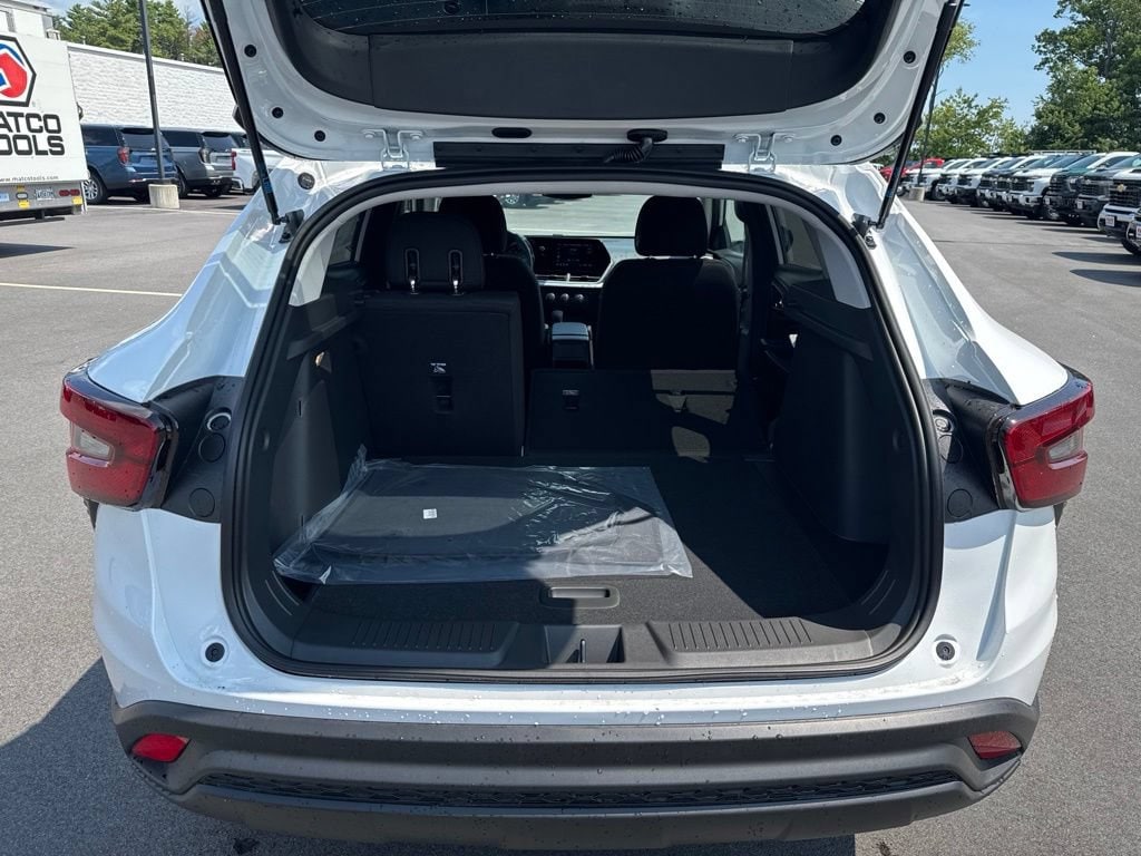 2026 Chevrolet Trax LS - Photo 6
