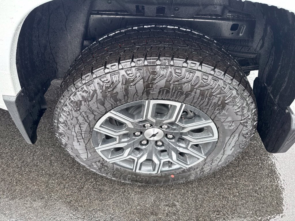 2026 Chevrolet Colorado Z71 - Photo 15