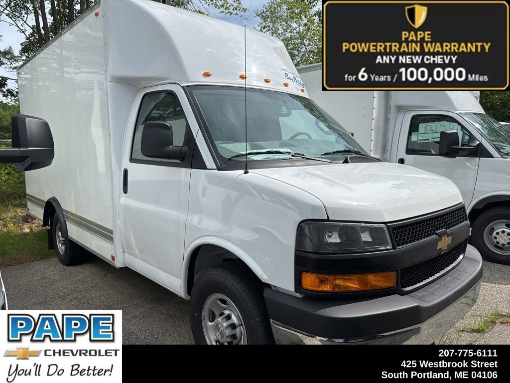 2025 Chevrolet Express Cutaway Base's photo
