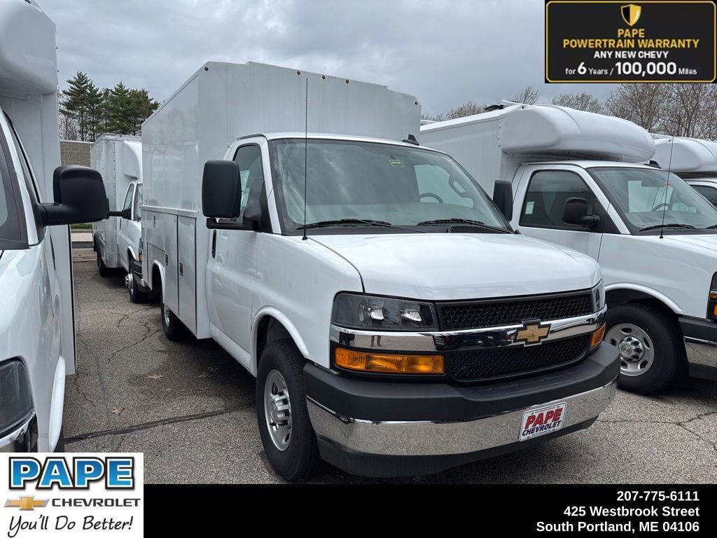 2025 Chevrolet Express 3500 139" WB's photo