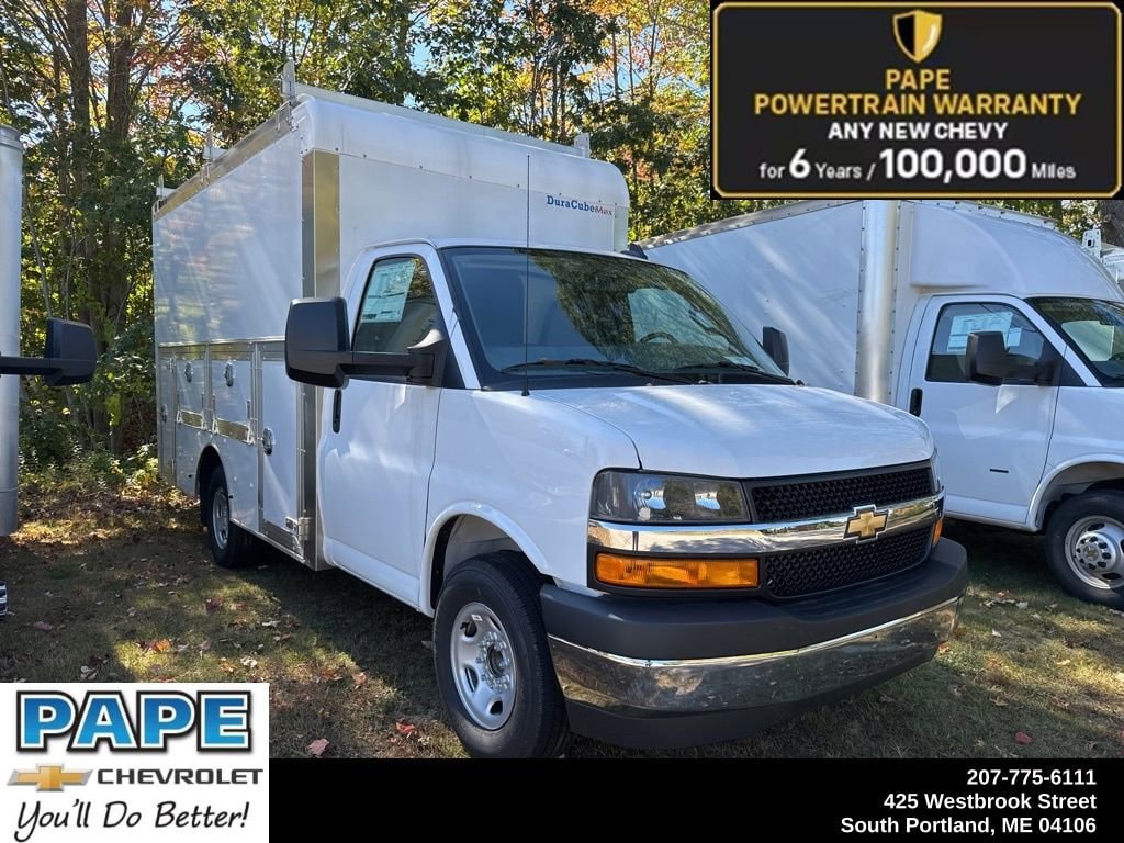 2025 Chevrolet Express Cutaway Base's photo