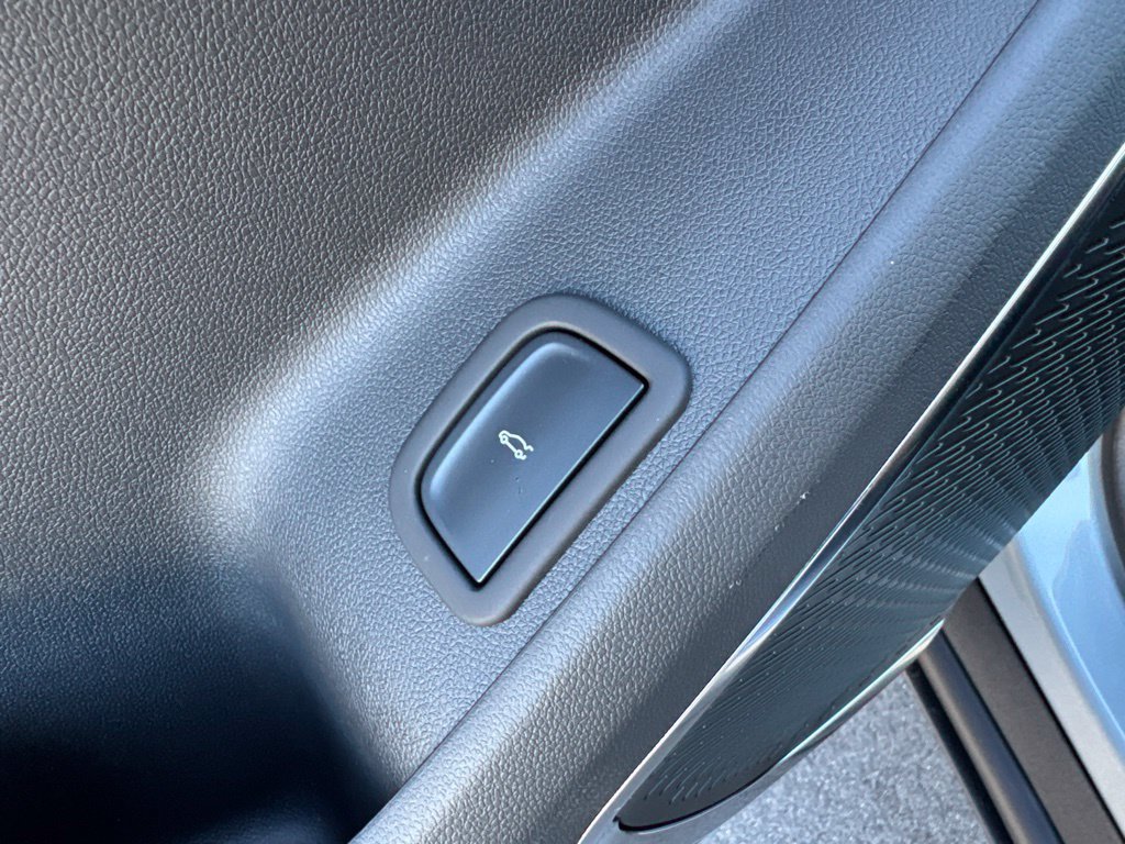 2027 Chevrolet Traverse Z71 - Photo 14
