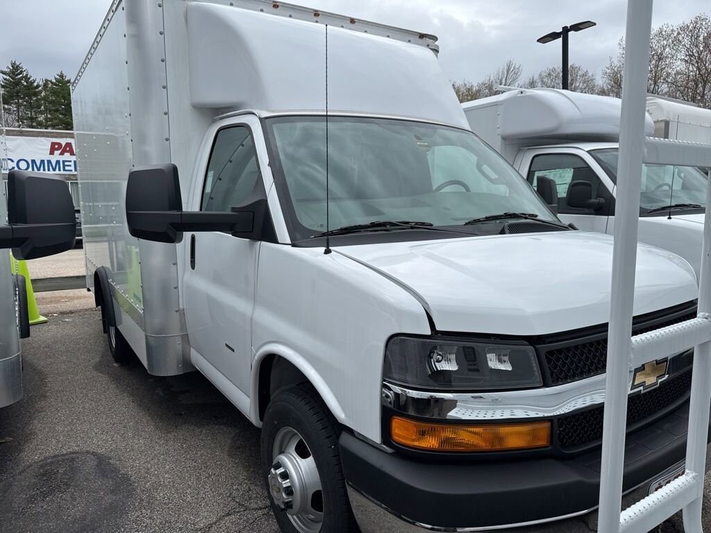 New 2024 Chevrolet Express Cutaway 3500 1WT Cutaway Van