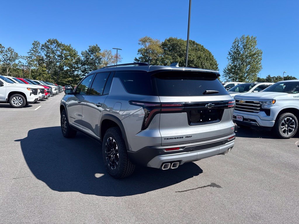 2027 Chevrolet Traverse Z71 - Photo 7
