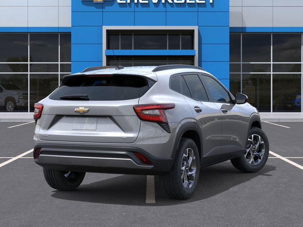 2025 Chevrolet Trax LT photo 2