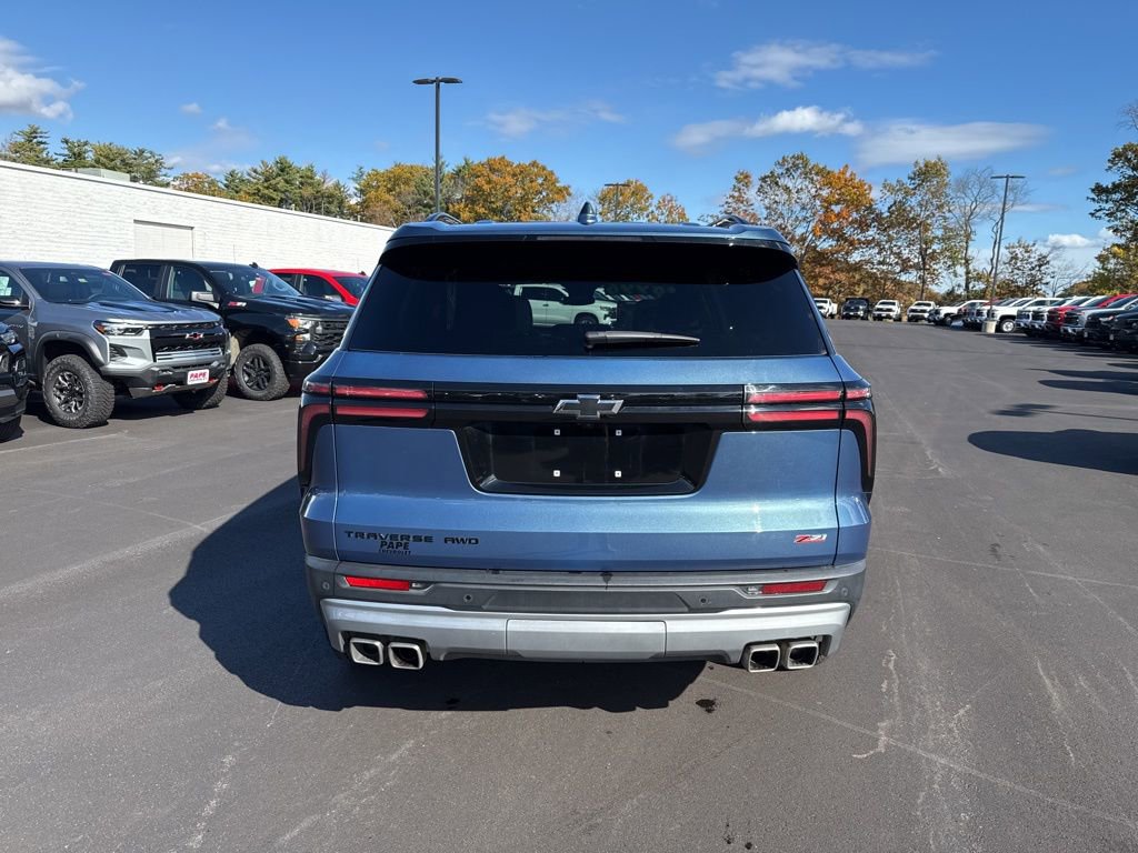 2025 Chevrolet Traverse Z71 photo 3