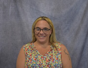 Staff member Shana Jackson from ID_a054c159b21e