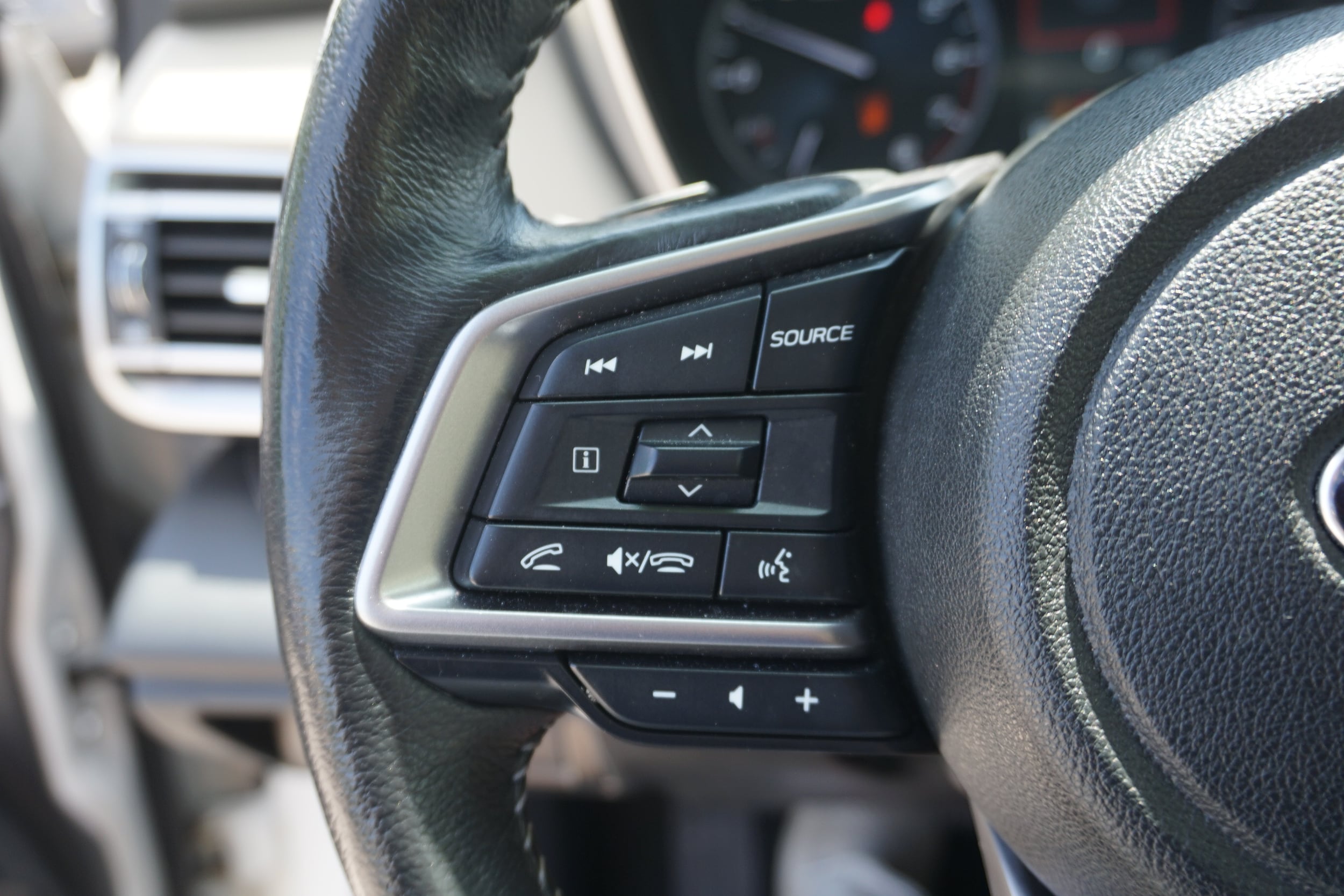 2023 Subaru Outback Limited - Photo 18