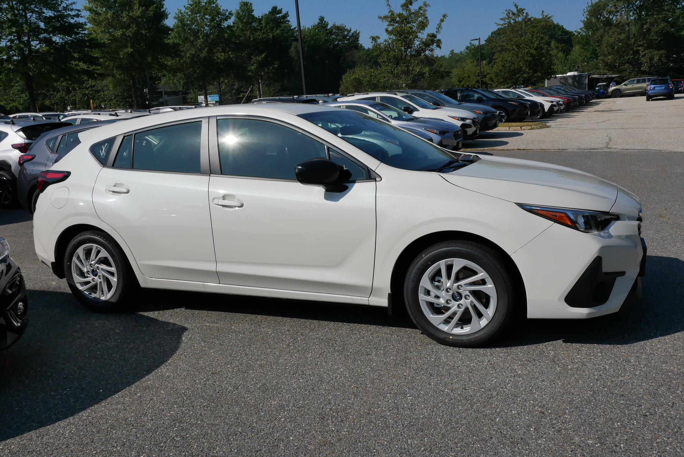 2025 Subaru Impreza Base photo 3