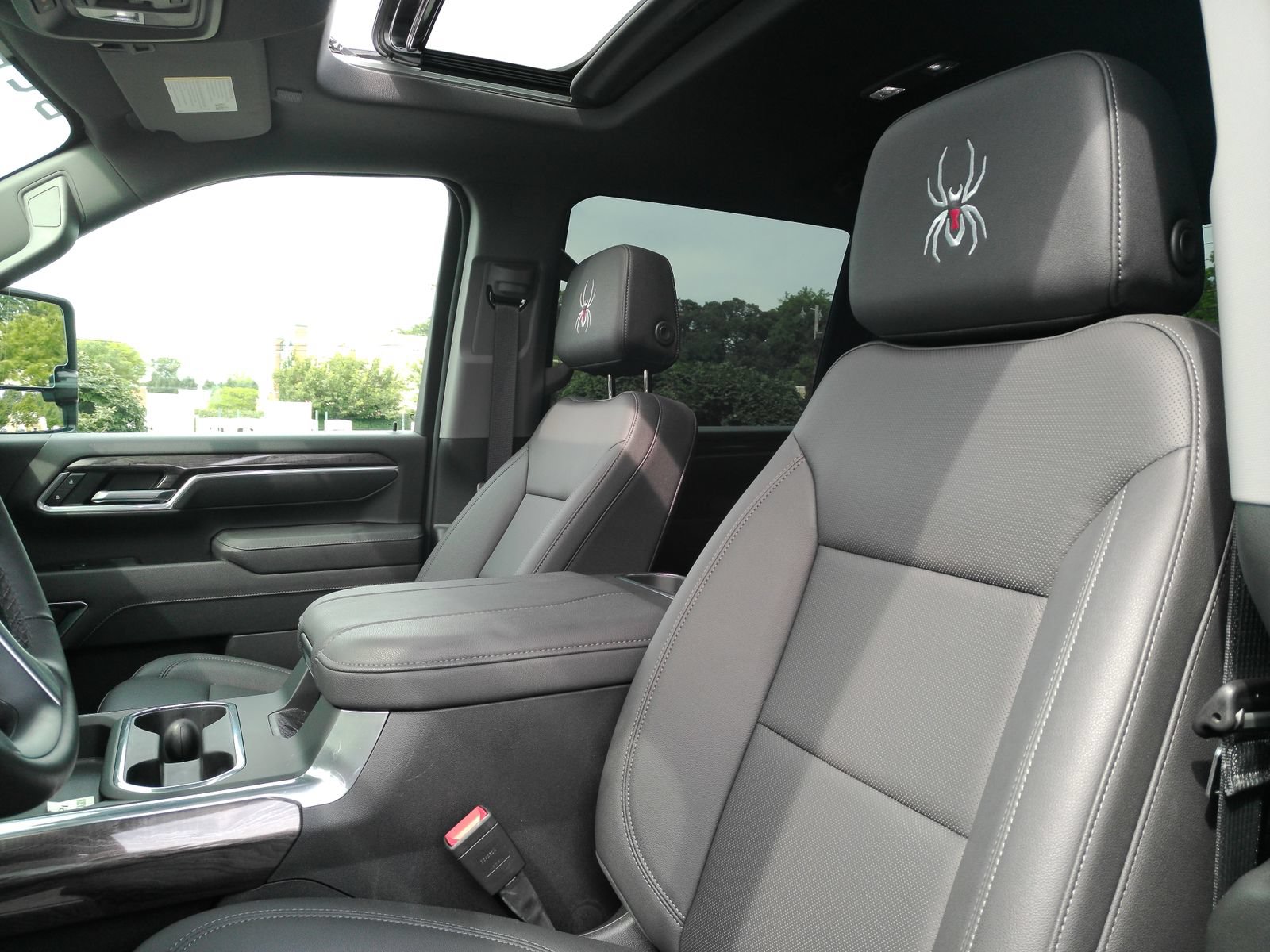 2025 Chevrolet Silverado 2500HD LTZ - Photo 11