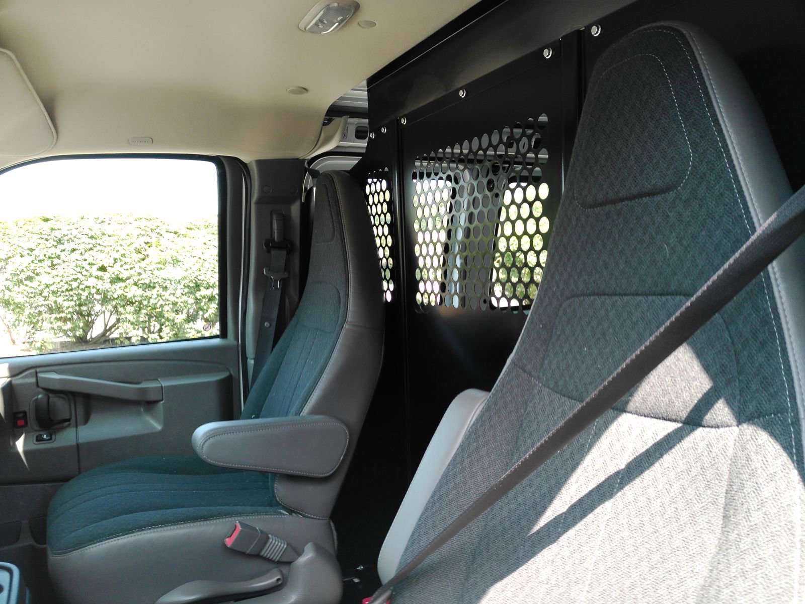 2025 Chevrolet Express Cargo Work Van - Photo 11
