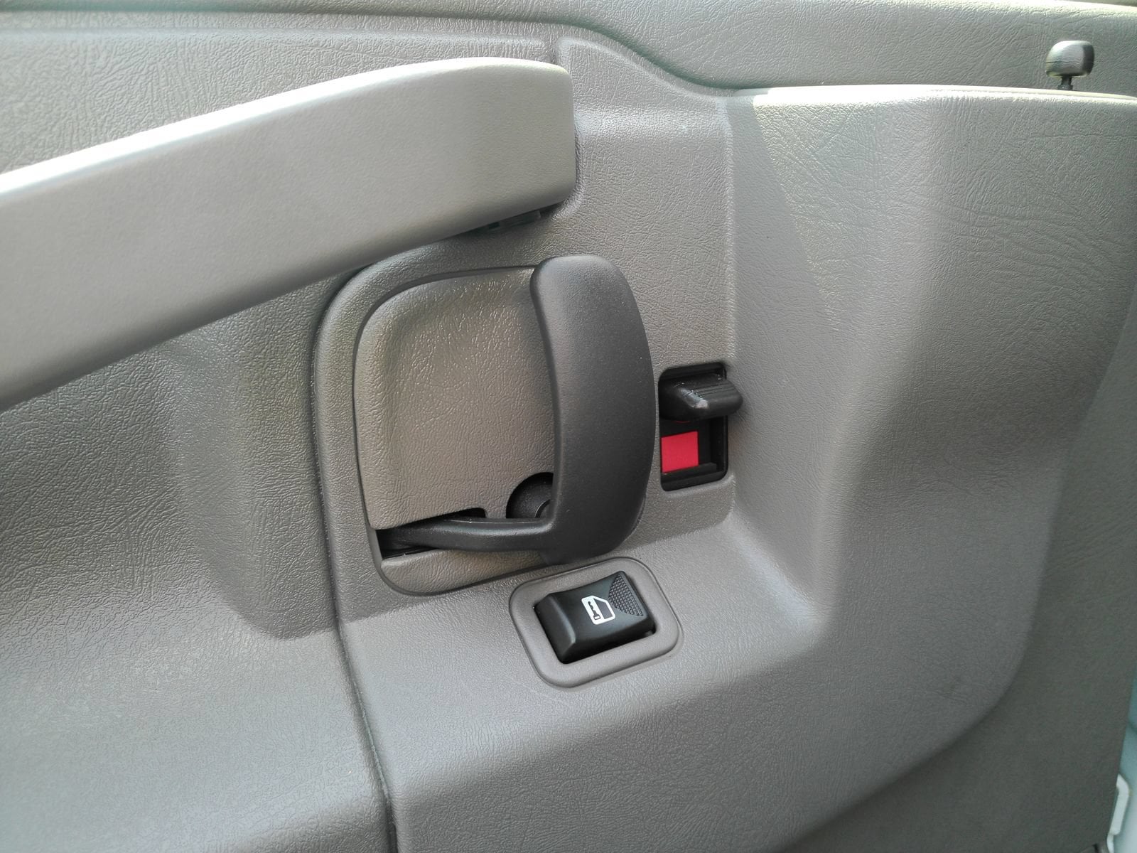 2025 Chevrolet Express Cargo Work Van - Photo 18