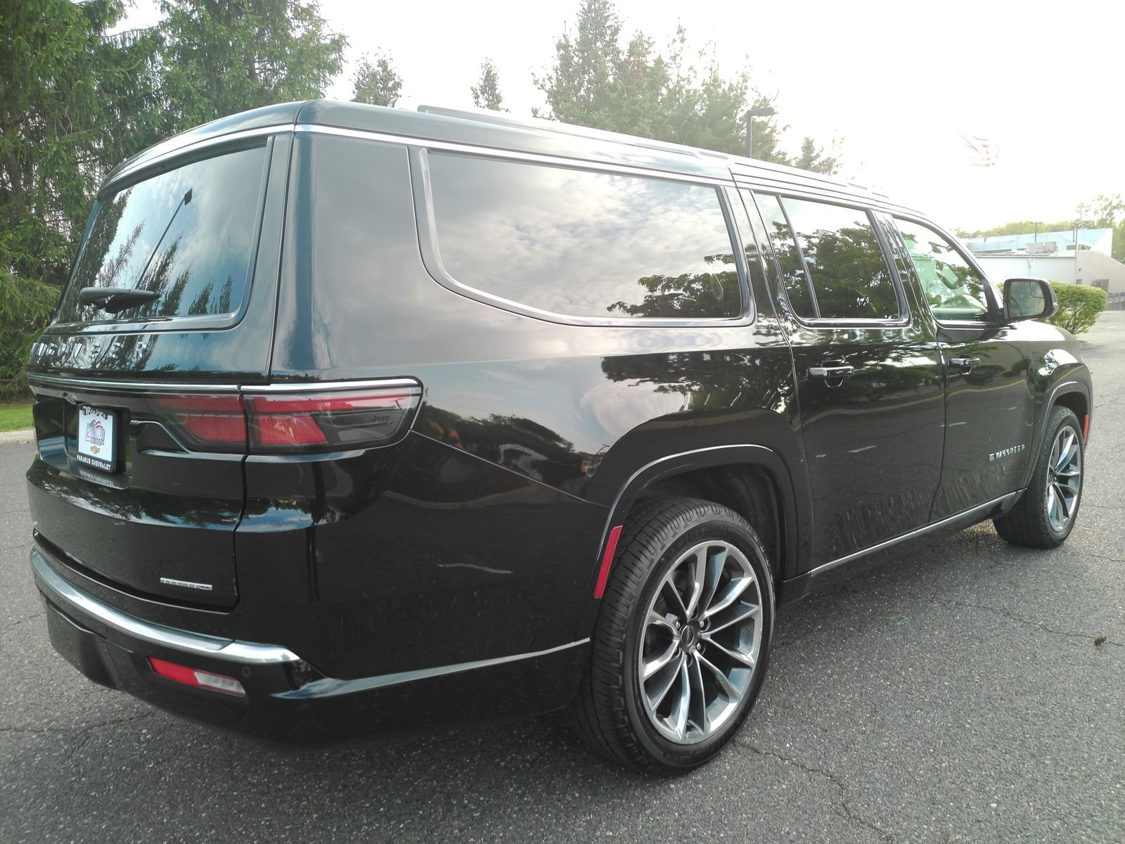 View vehicle photo 6