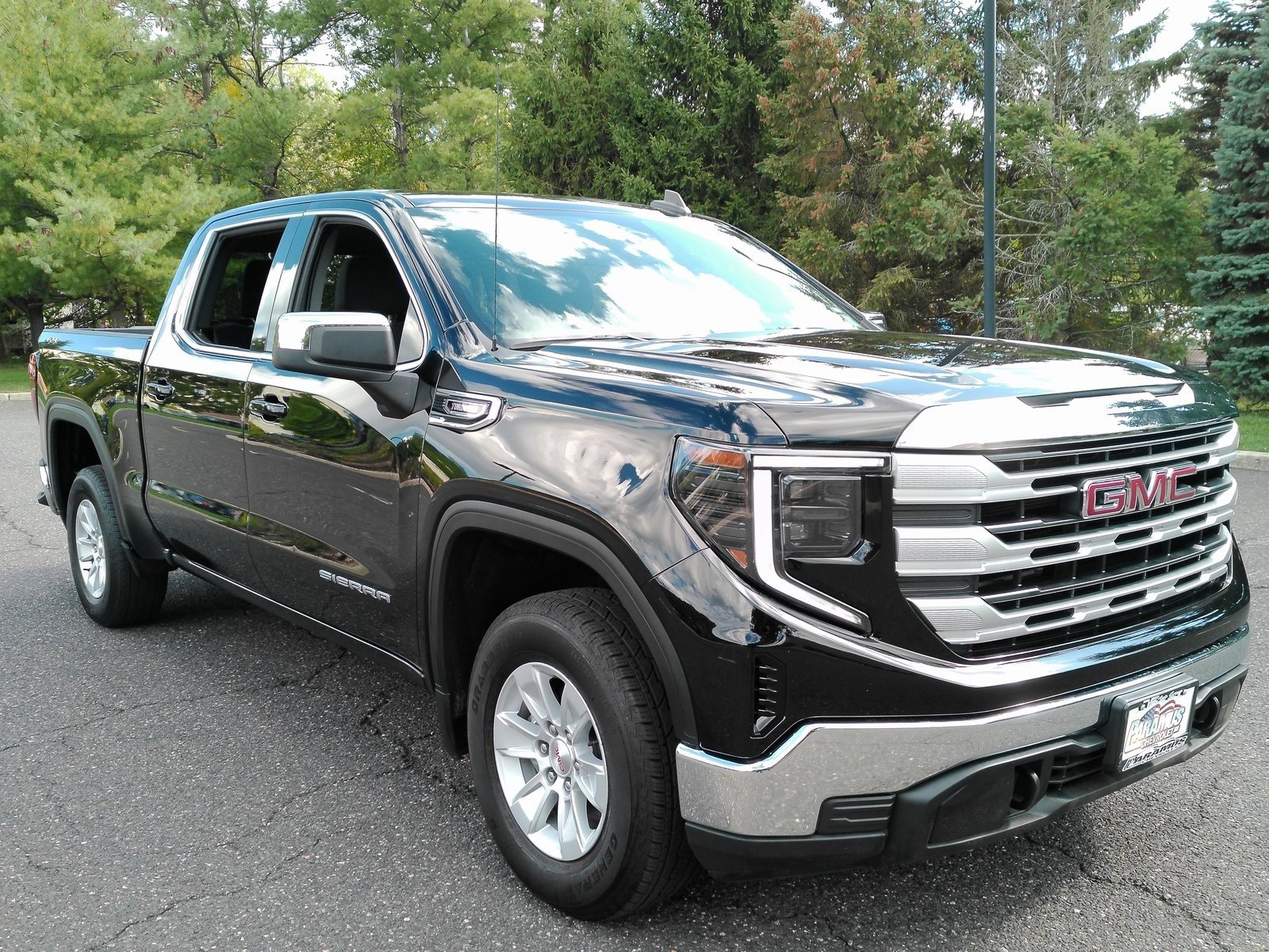 2024 Gmc Sierra 1500 SLE photo 3