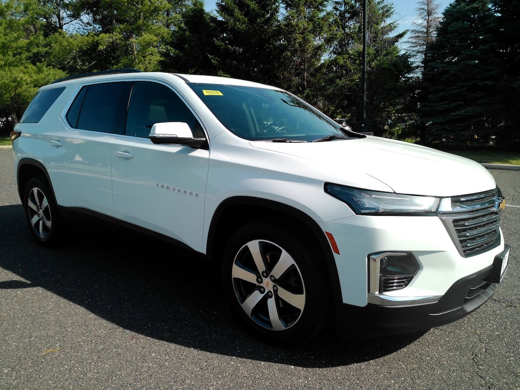 Used 2023 Chevrolet Traverse LT Leather SUV