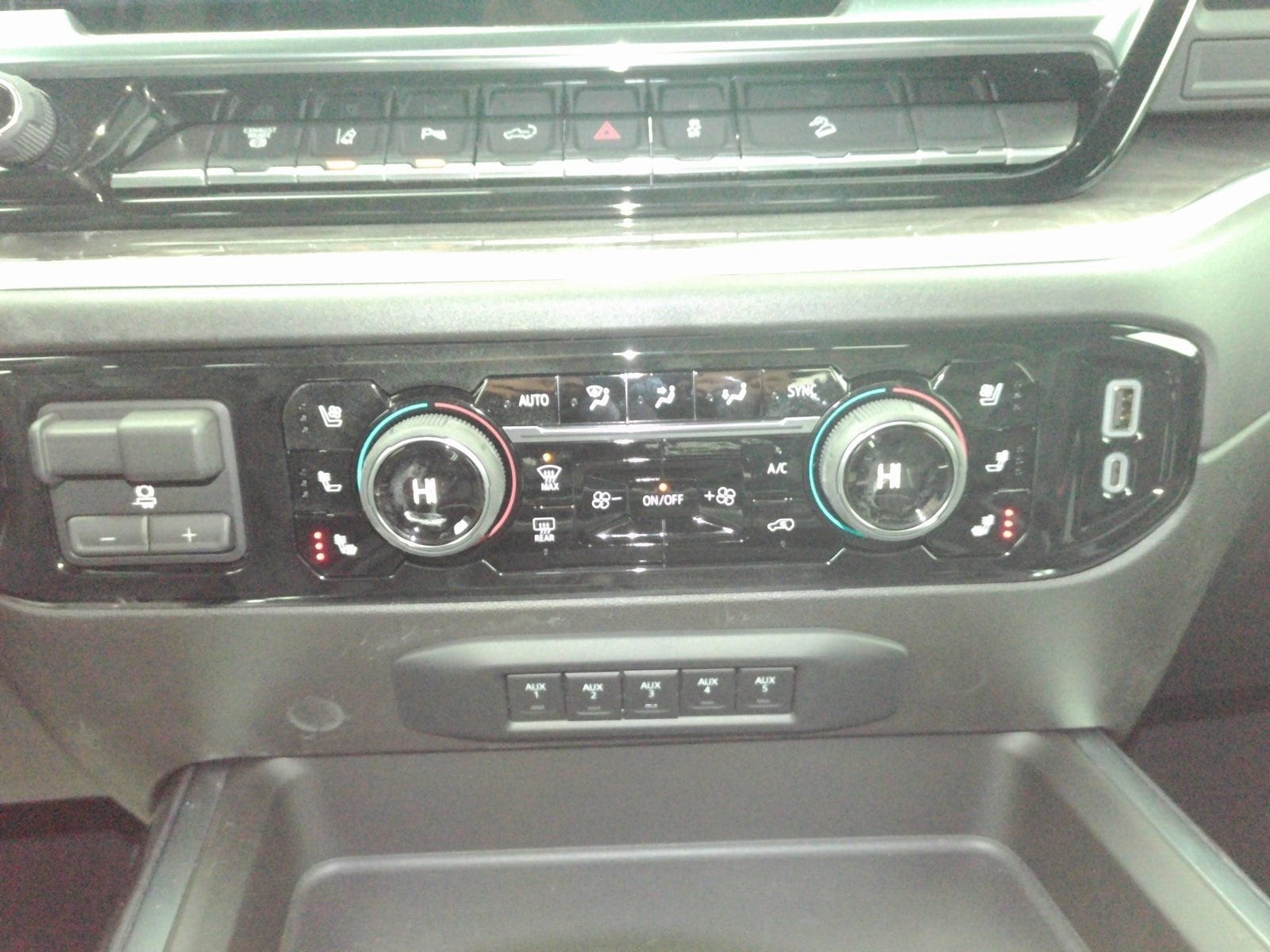 2026 Chevrolet Silverado 2500 HD LTZ - Photo 12