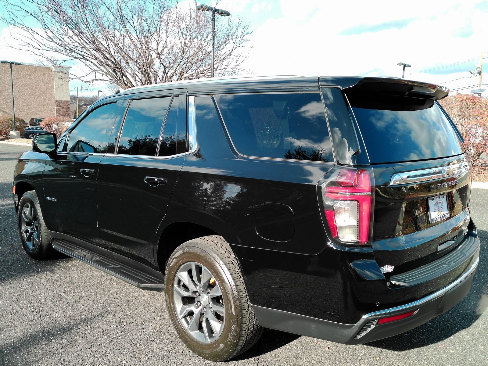 2022 Chevrolet Tahoe LT photo 2