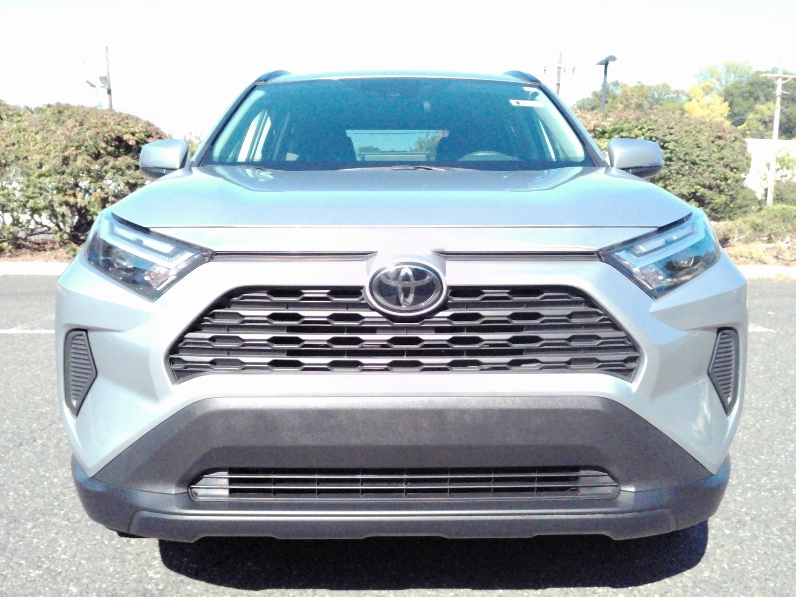 2024 Toyota RAV4 XLE photo 2