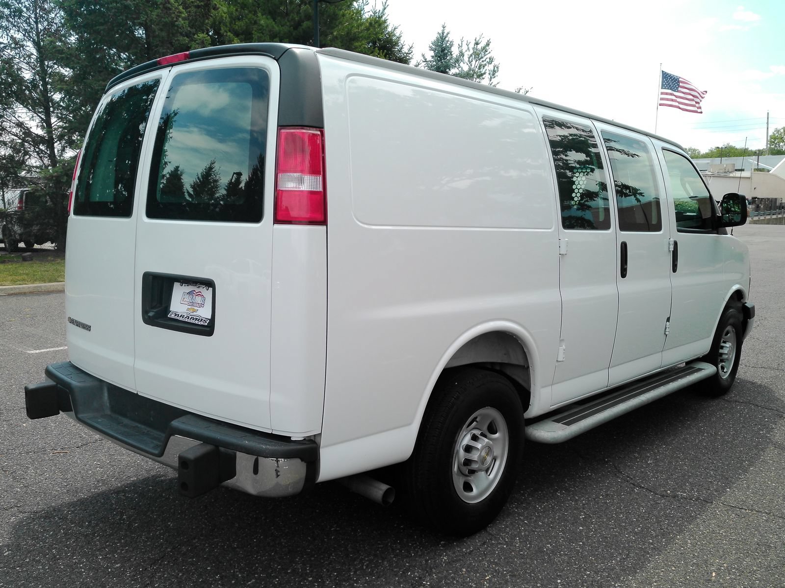 2025 Chevrolet Express Cargo Work Van - Photo 6