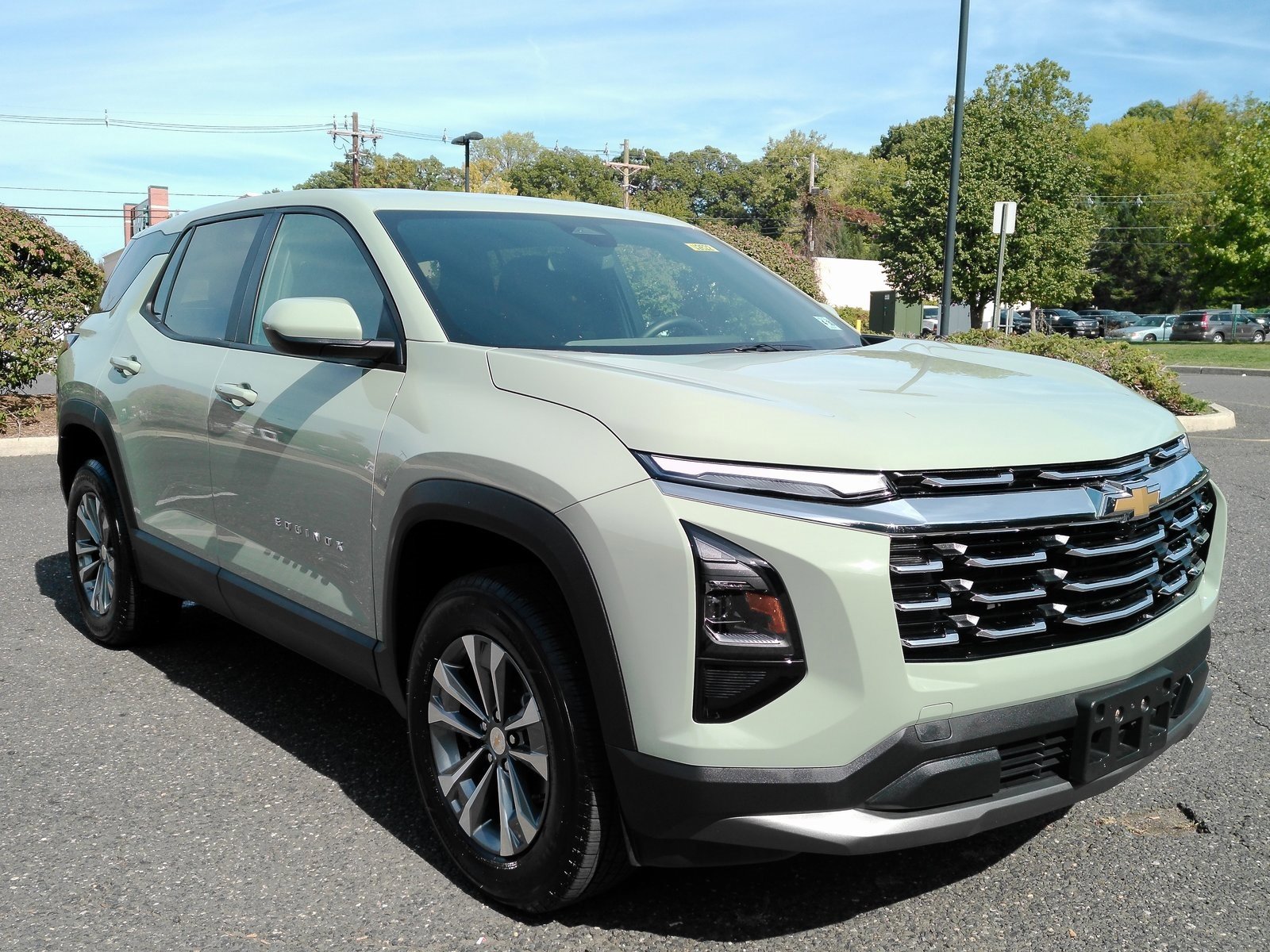 2025 Chevrolet Equinox LT photo 3